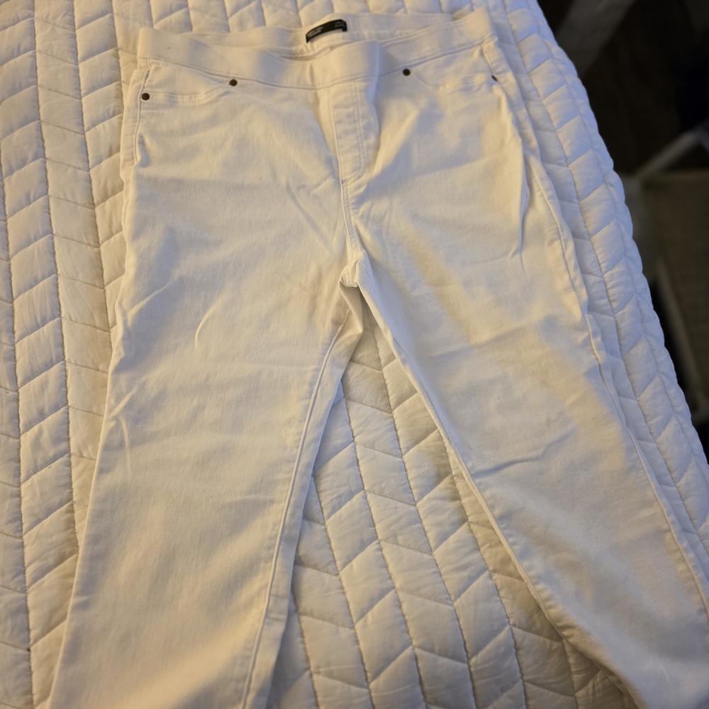 Simply Vera Vera Wang Women's Soft Cream Skinny Jeans